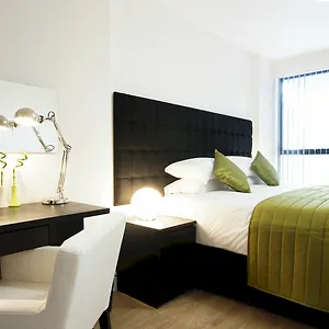 andora-apartments.cambridgehotelsuk.com/